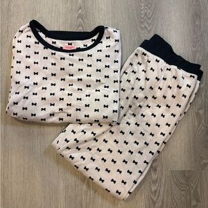 Cozy womans Pajamas with Black Bow Pattern